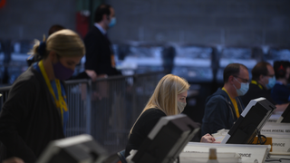 Pittsburgh Steelers Treat Pennsylvania Poll Workers to Dinner: 'We're Just Trying to Look Out for the People Looking Out for Us'